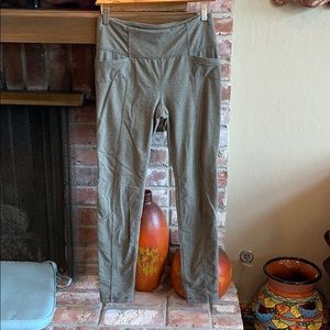 Athleta pants/leggings RN #54023 Size Medium
